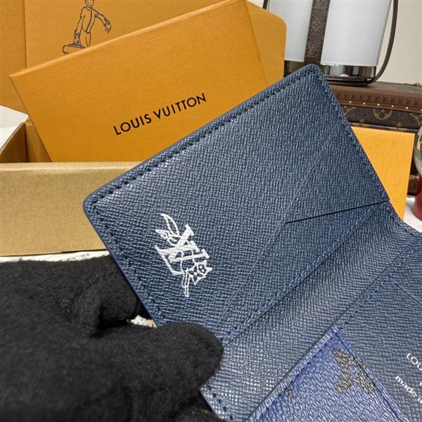 2026122105455876 270